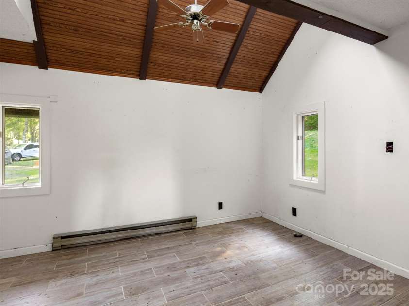 272 Pinners Cove Road, Asheville, NC 28803.  MLS# CAR4265368, YatesRealty ID 18324. 