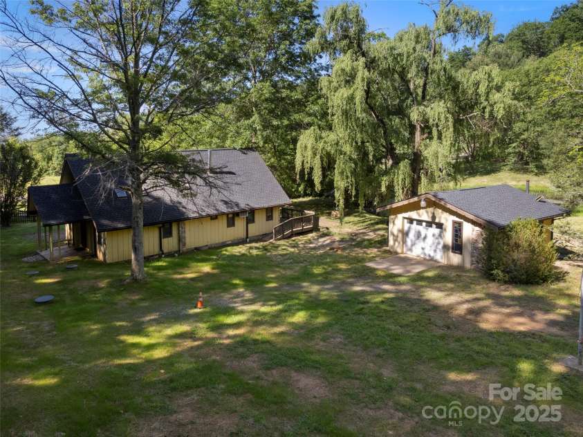 272 Pinners Cove Road, Asheville, NC 28803.  MLS# CAR4265368, YatesRealty ID 18324. 