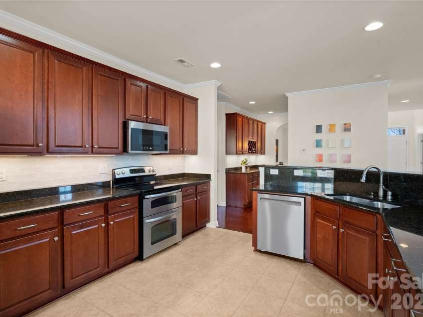 5049 Gladiola Way, Fort Mill, SC 29708.  MLS# CAR4356980, YatesRealty ID 18324. 
