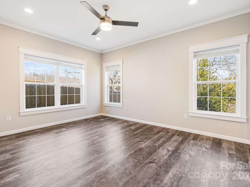 251 Hi Alta Avenue, Asheville, NC 28806.  MLS# CAR4256720, YatesRealty ID 18325. 