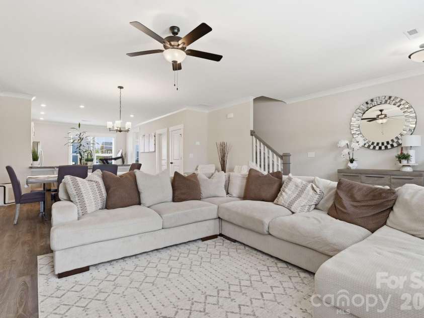 729 Veloway Drive, Rock Hill, SC 29730.  MLS# CAR4376422, YatesRealty ID 18325. Bright, Open and Spacious