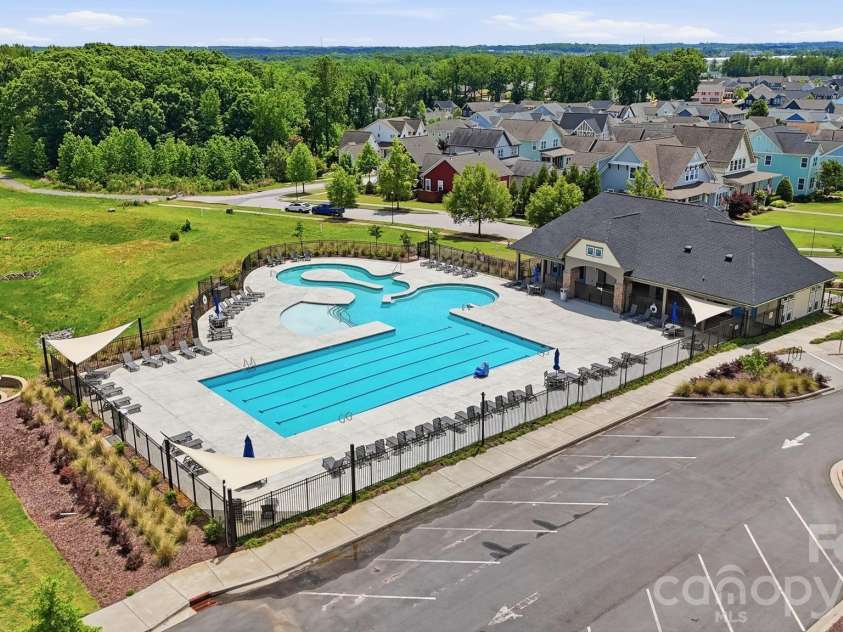 729 Veloway Drive, Rock Hill, SC 29730.  MLS# CAR4376422, YatesRealty ID 18325. Community Pool