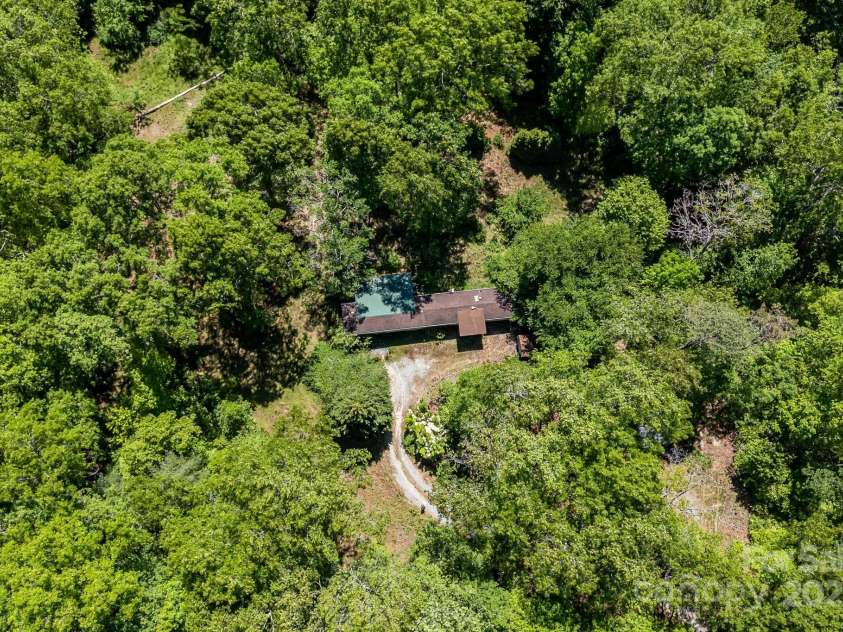 501 Deer Chase Circle, Cedar Mountain, NC 28718.  MLS# CAR4264548, YatesRealty ID 18326. 