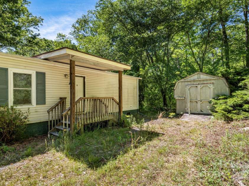 501 Deer Chase Circle, Cedar Mountain, NC 28718.  MLS# CAR4264548, YatesRealty ID 18326. 