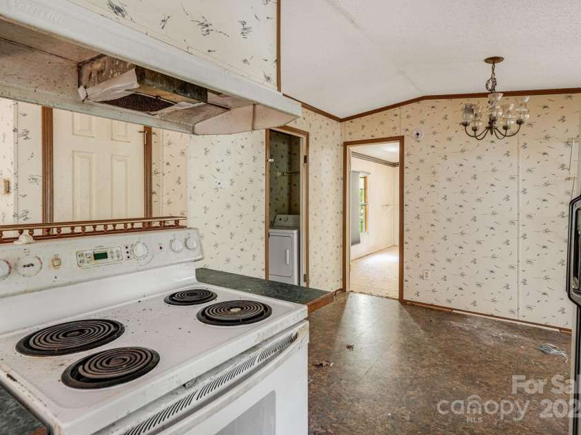 501 Deer Chase Circle, Cedar Mountain, NC 28718.  MLS# CAR4264548, YatesRealty ID 18326. 