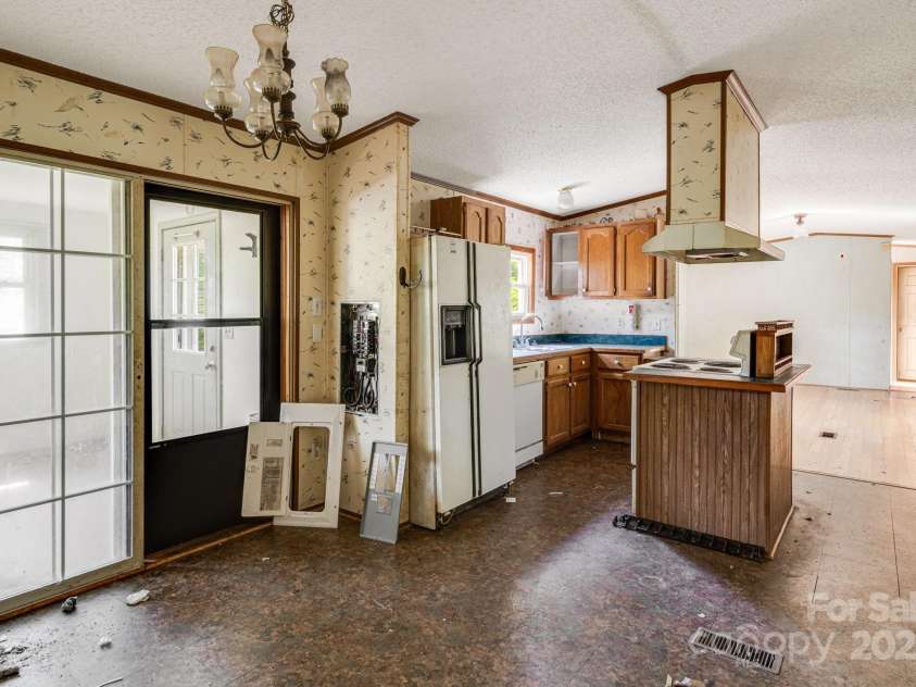 501 Deer Chase Circle, Cedar Mountain, NC 28718.  MLS# CAR4264548, YatesRealty ID 18326. 