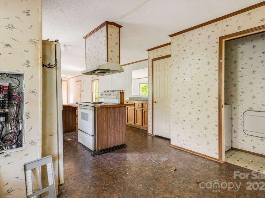 501 Deer Chase Circle, Cedar Mountain, NC 28718.  MLS# CAR4264548, YatesRealty ID 18326. 