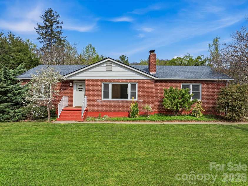274 Old Haw Creek Road, Asheville, NC 28805.  MLS# CAR4366358, YatesRealty ID 18327. 