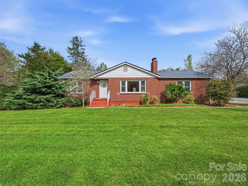 274 Old Haw Creek Road, Asheville, NC 28805.  MLS# CAR4366358, YatesRealty ID 18327. 