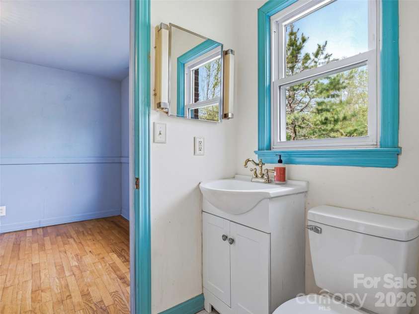 274 Old Haw Creek Road, Asheville, NC 28805.  MLS# CAR4366358, YatesRealty ID 18327. 