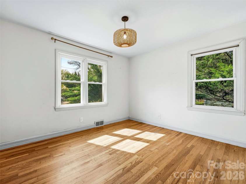 274 Old Haw Creek Road, Asheville, NC 28805.  MLS# CAR4366358, YatesRealty ID 18327. 