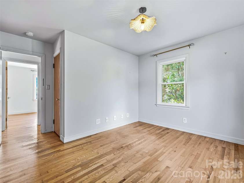 274 Old Haw Creek Road, Asheville, NC 28805.  MLS# CAR4366358, YatesRealty ID 18327. 
