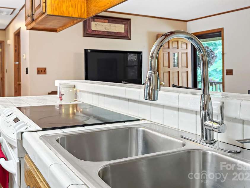 491 Marler Road, Marion, NC 28752.  MLS# CAR4220349, YatesRealty ID 18328. 