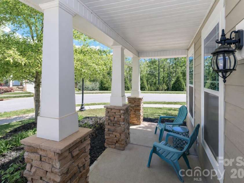 117 Tomahawk Drive, Mooresville, NC 28117.  MLS# CAR4372781, YatesRealty ID 18329. 