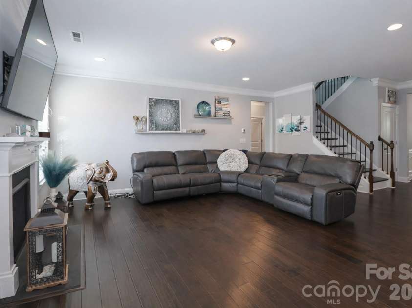 117 Tomahawk Drive, Mooresville, NC 28117.  MLS# CAR4372781, YatesRealty ID 18329. 