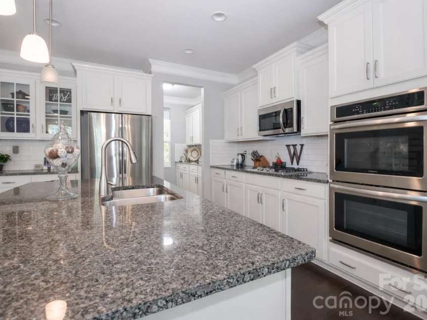 117 Tomahawk Drive, Mooresville, NC 28117.  MLS# CAR4372781, YatesRealty ID 18329. 
