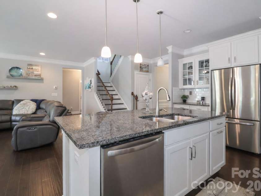 117 Tomahawk Drive, Mooresville, NC 28117.  MLS# CAR4372781, YatesRealty ID 18329. 