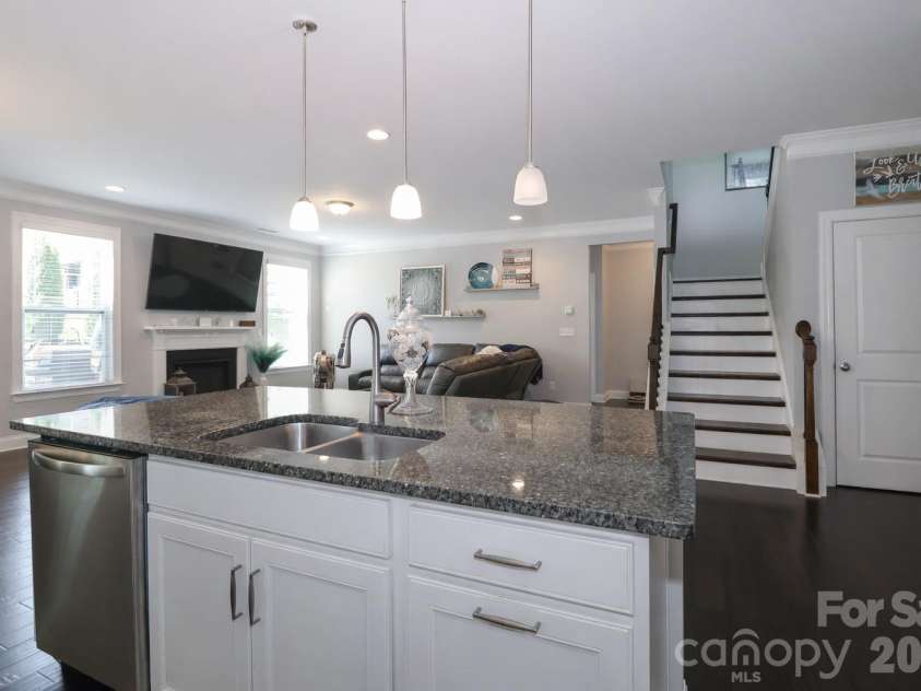 117 Tomahawk Drive, Mooresville, NC 28117.  MLS# CAR4372781, YatesRealty ID 18329. 