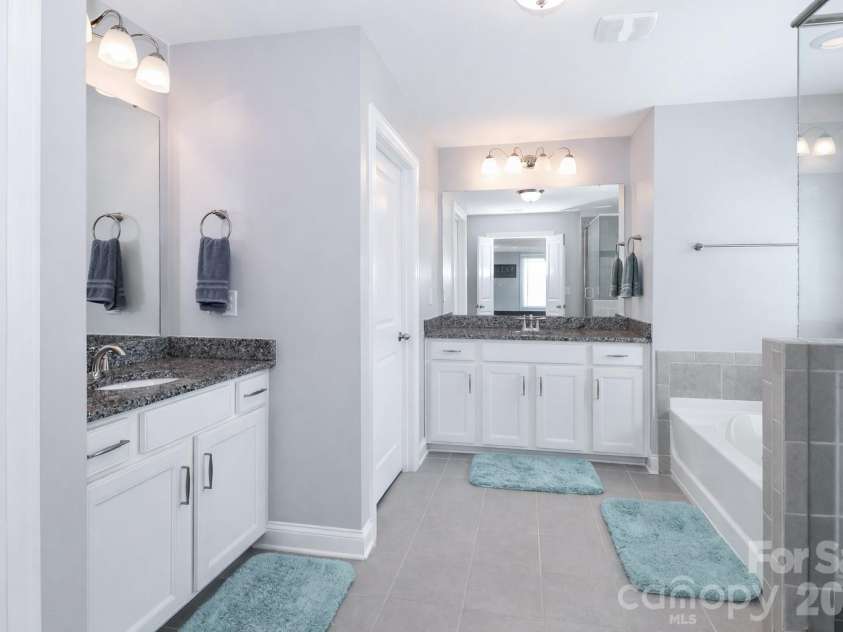 117 Tomahawk Drive, Mooresville, NC 28117.  MLS# CAR4372781, YatesRealty ID 18329. 