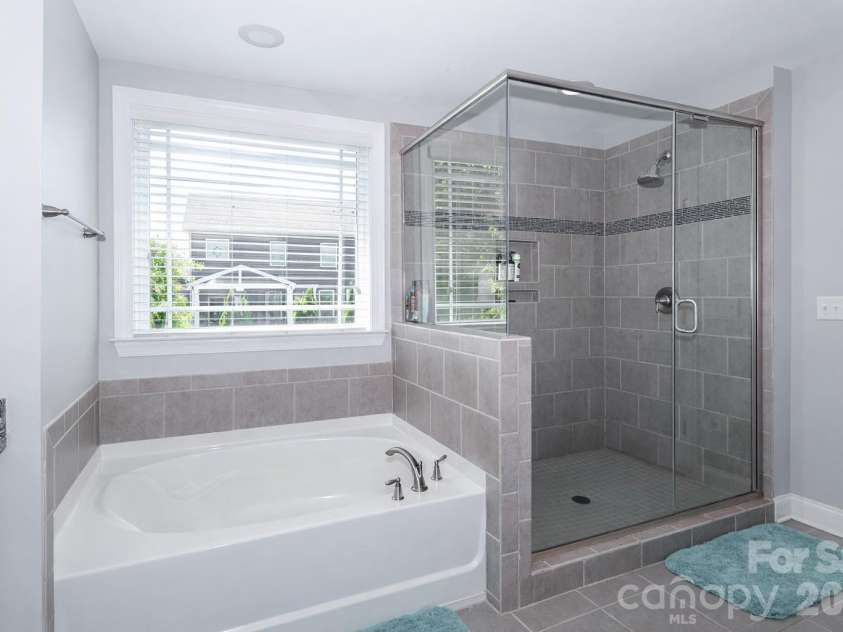 117 Tomahawk Drive, Mooresville, NC 28117.  MLS# CAR4372781, YatesRealty ID 18329. 