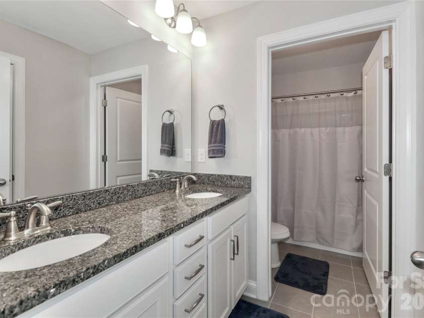 117 Tomahawk Drive, Mooresville, NC 28117.  MLS# CAR4372781, YatesRealty ID 18329. 