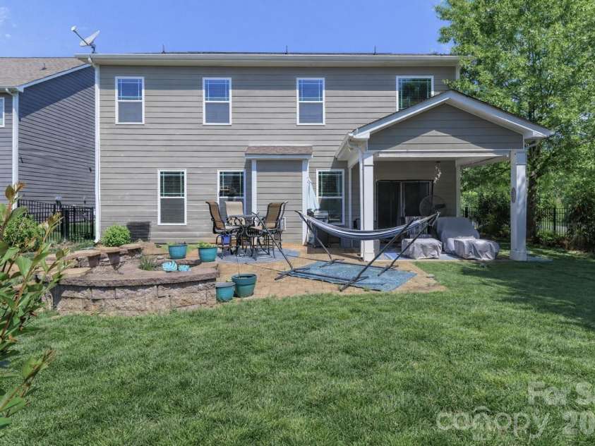 117 Tomahawk Drive, Mooresville, NC 28117.  MLS# CAR4372781, YatesRealty ID 18329. 