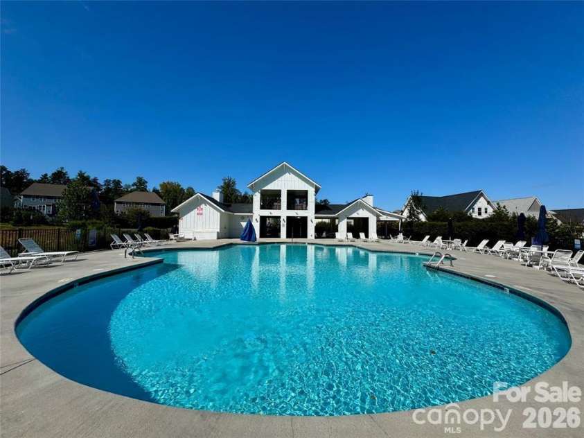 117 Tomahawk Drive, Mooresville, NC 28117.  MLS# CAR4372781, YatesRealty ID 18329. 