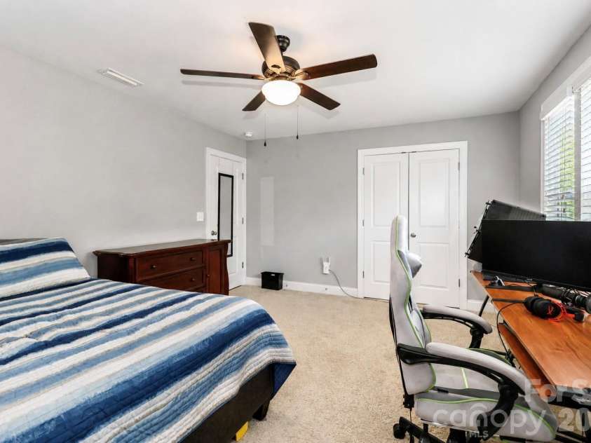 117 Tomahawk Drive, Mooresville, NC 28117.  MLS# CAR4372781, YatesRealty ID 18329. 