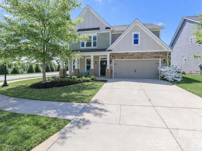 117 Tomahawk Drive, Mooresville, NC 28117.  MLS# CAR4372781, YatesRealty ID 18329. 