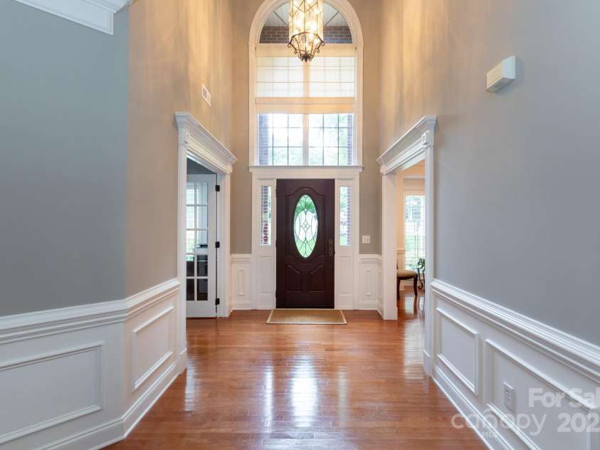 2031 Brook View Court, Matthews, NC 28104.  MLS# CAR4266397, YatesRealty ID 18329. 