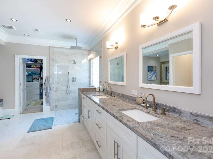 2031 Brook View Court, Matthews, NC 28104.  MLS# CAR4266397, YatesRealty ID 18329. 