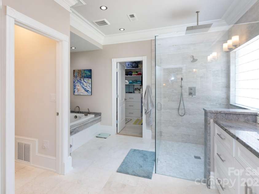 2031 Brook View Court, Matthews, NC 28104.  MLS# CAR4266397, YatesRealty ID 18329. 