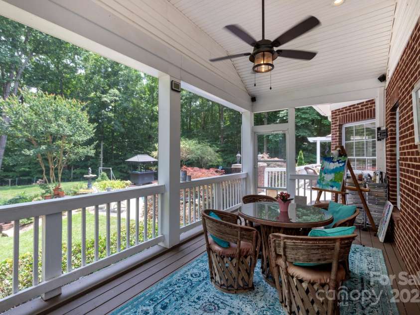 2031 Brook View Court, Matthews, NC 28104.  MLS# CAR4266397, YatesRealty ID 18329. 