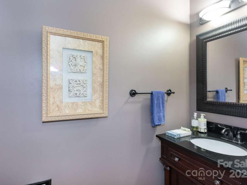 2031 Brook View Court, Matthews, NC 28104.  MLS# CAR4266397, YatesRealty ID 18329. 