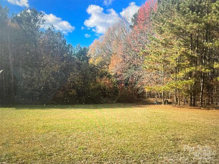 14818 Hooks Road, Matthews, NC 28105.  MLS# CAR4224349, YatesRealty ID 1833. 