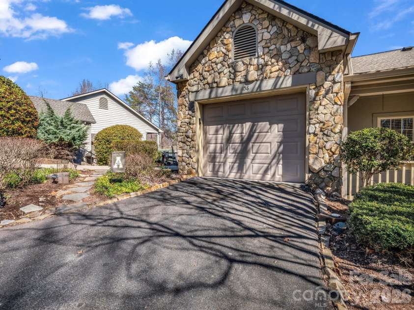 158 Stonecrest Court, Lake Lure, NC 28746.  MLS# CAR4230404, YatesRealty ID 1833. 1 car garage