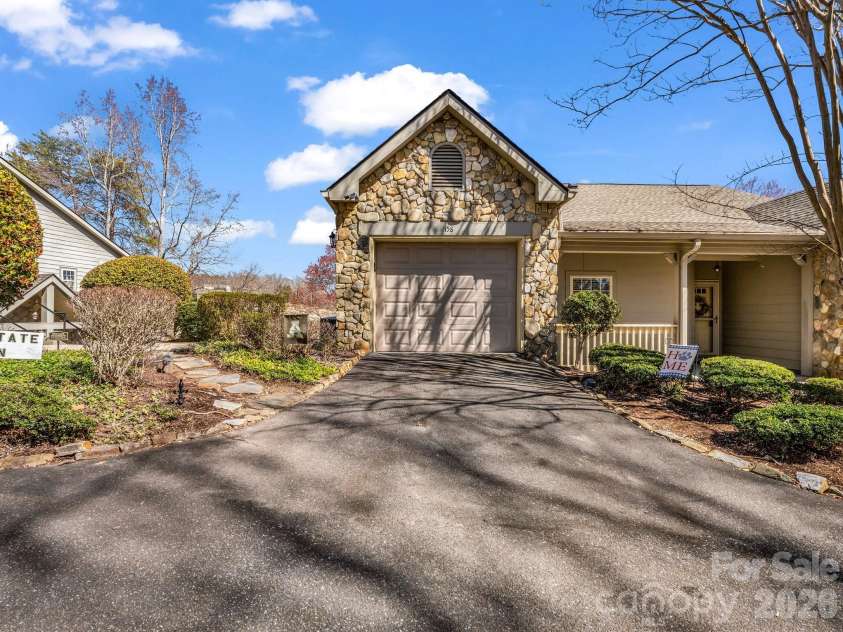 158 Stonecrest Court, Lake Lure, NC 28746.  MLS# CAR4230404, YatesRealty ID 1833. Garage/parking