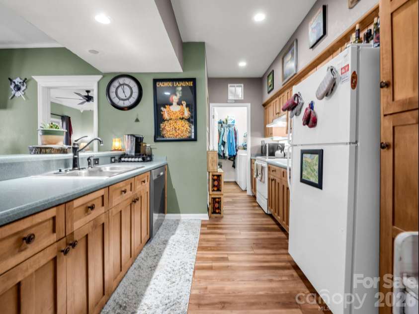 158 Stonecrest Court, Lake Lure, NC 28746.  MLS# CAR4230404, YatesRealty ID 1833. Kitchen