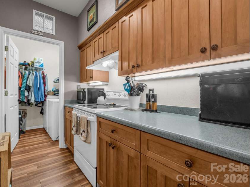 158 Stonecrest Court, Lake Lure, NC 28746.  MLS# CAR4230404, YatesRealty ID 1833. Kitchen