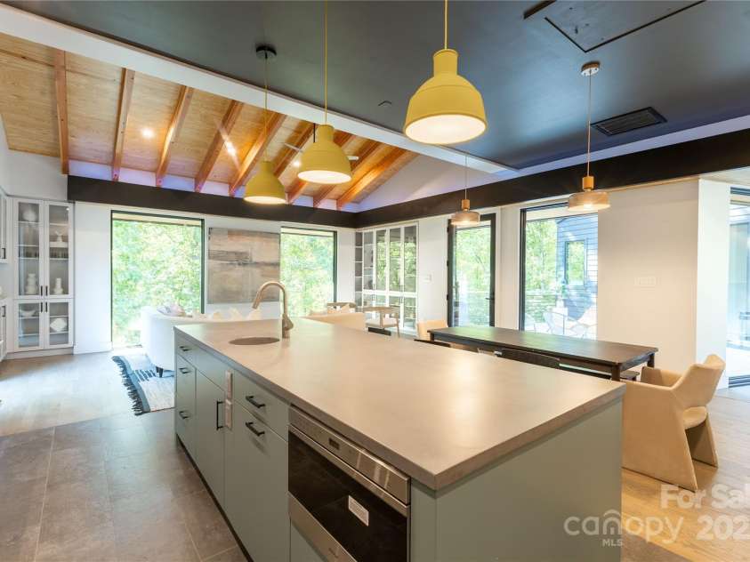 386 Squirrel Lane, Clover, SC 29710.  MLS# CAR4305533, YatesRealty ID 1833. 