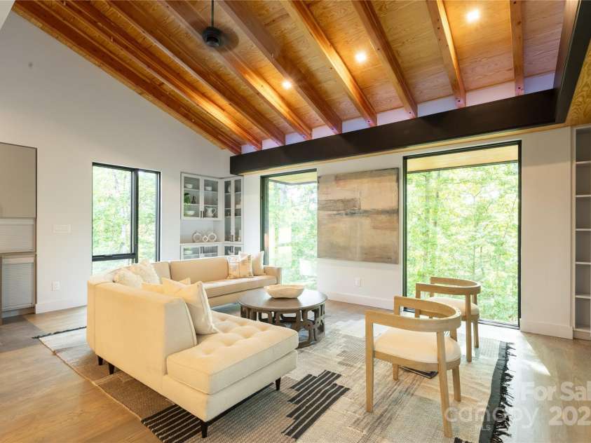 386 Squirrel Lane, Clover, SC 29710.  MLS# CAR4305533, YatesRealty ID 1833. 