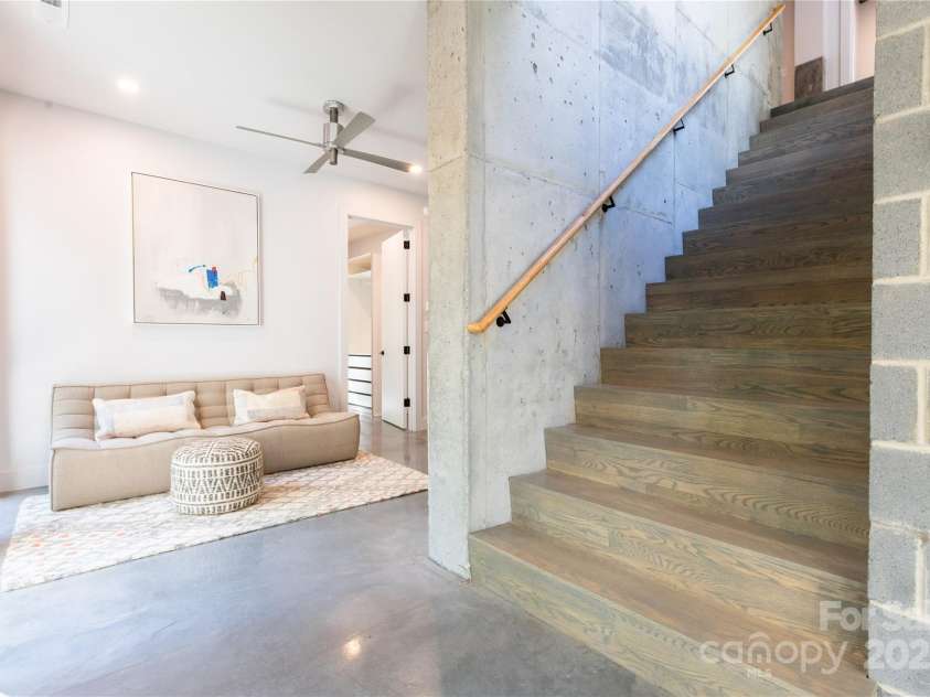 386 Squirrel Lane, Clover, SC 29710.  MLS# CAR4305533, YatesRealty ID 1833. 