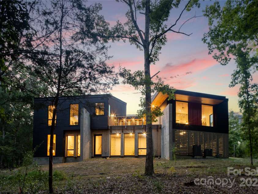 386 Squirrel Lane, Clover, SC 29710.  MLS# CAR4305533, YatesRealty ID 1833. 