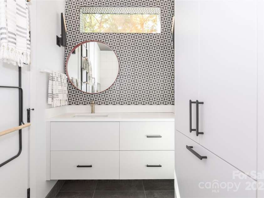 386 Squirrel Lane, Clover, SC 29710.  MLS# CAR4305533, YatesRealty ID 1833. Primary Bathroom 