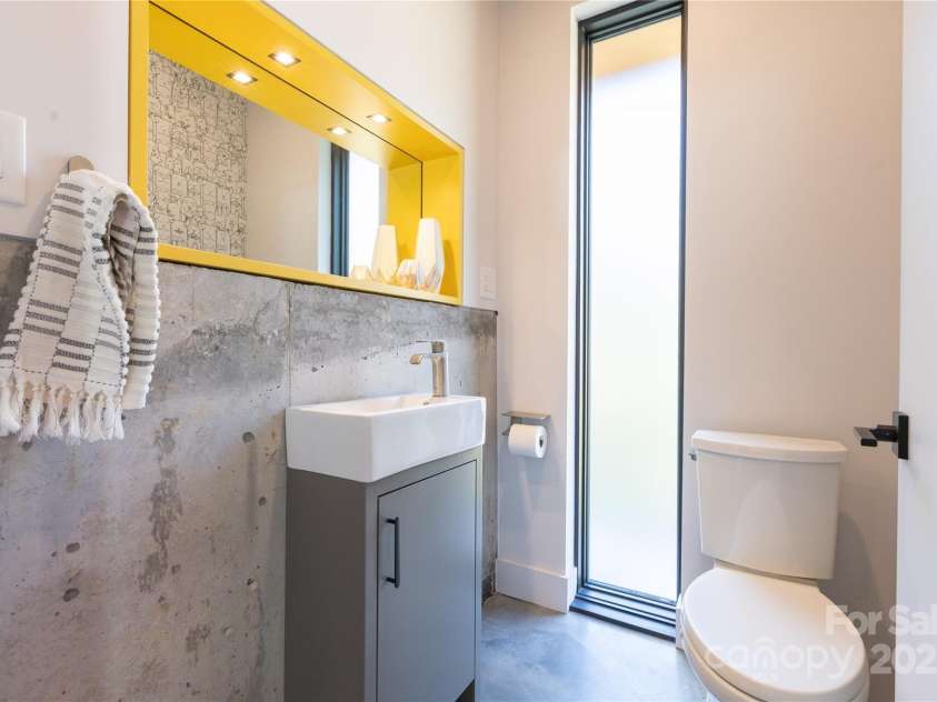 386 Squirrel Lane, Clover, SC 29710.  MLS# CAR4305533, YatesRealty ID 1833. Upstairs half bath 