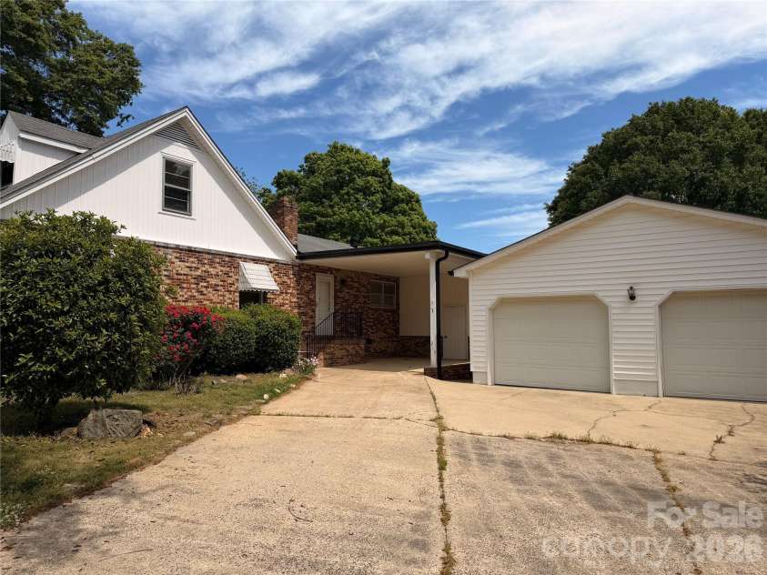213 Stowe Road, Gastonia, NC 28056.  MLS# CAR4371402, YatesRealty ID 18330. 