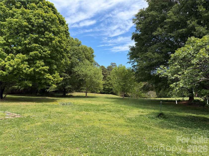 213 Stowe Road, Gastonia, NC 28056.  MLS# CAR4371402, YatesRealty ID 18330. 