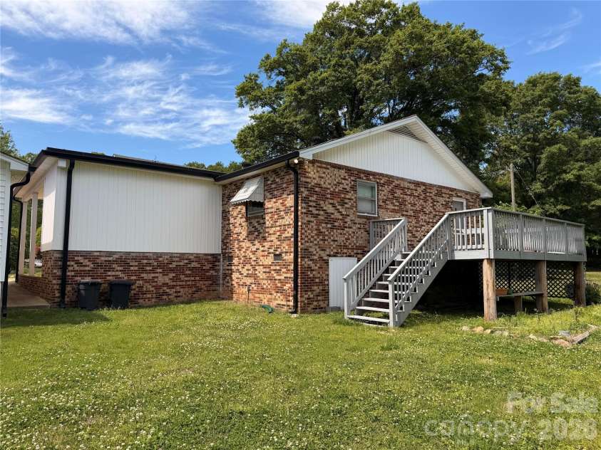 213 Stowe Road, Gastonia, NC 28056.  MLS# CAR4371402, YatesRealty ID 18330. 