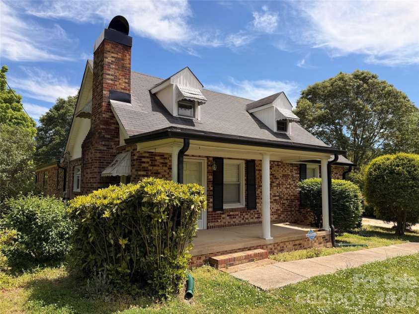 213 Stowe Road, Gastonia, NC 28056.  MLS# CAR4371402, YatesRealty ID 18330. 