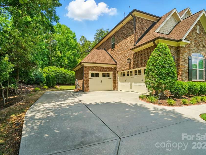 463 Langston Place Drive, Fort Mill, SC 29708.  MLS# CAR4267407, YatesRealty ID 18332. 